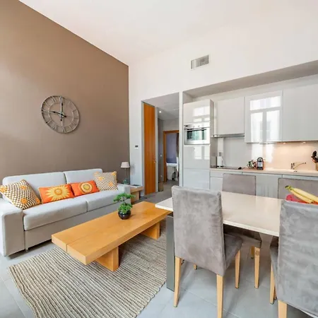 Beautiful 2 Bedroom In The Heart Of Apartment Cannes